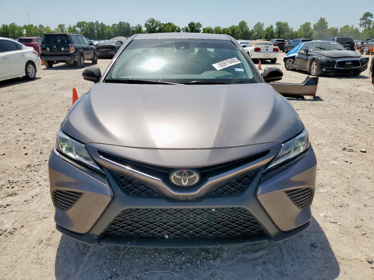 2020 Toyota Camry Se - Image 5