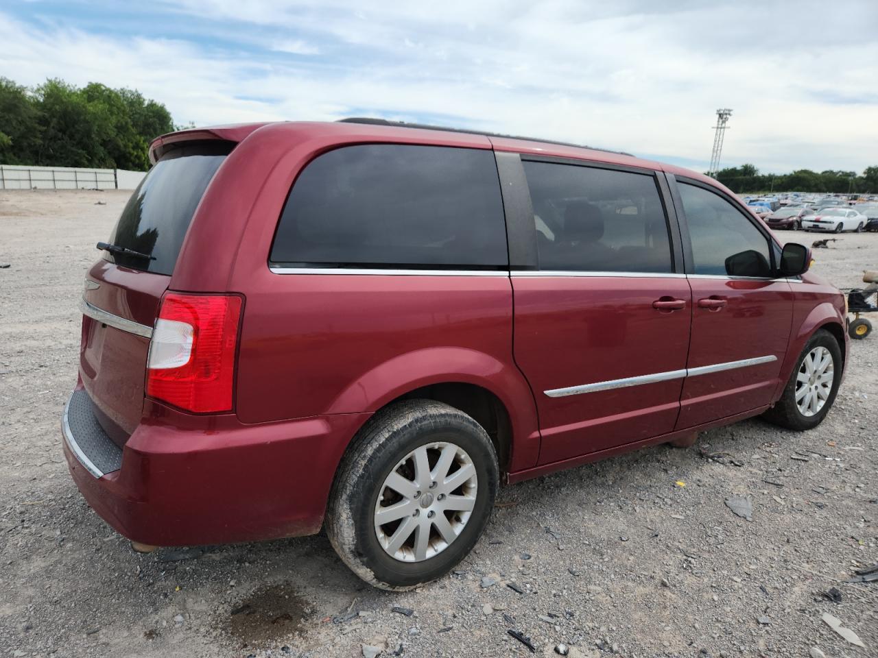 2015 Chrysler Town & Country Touring - Фото 3