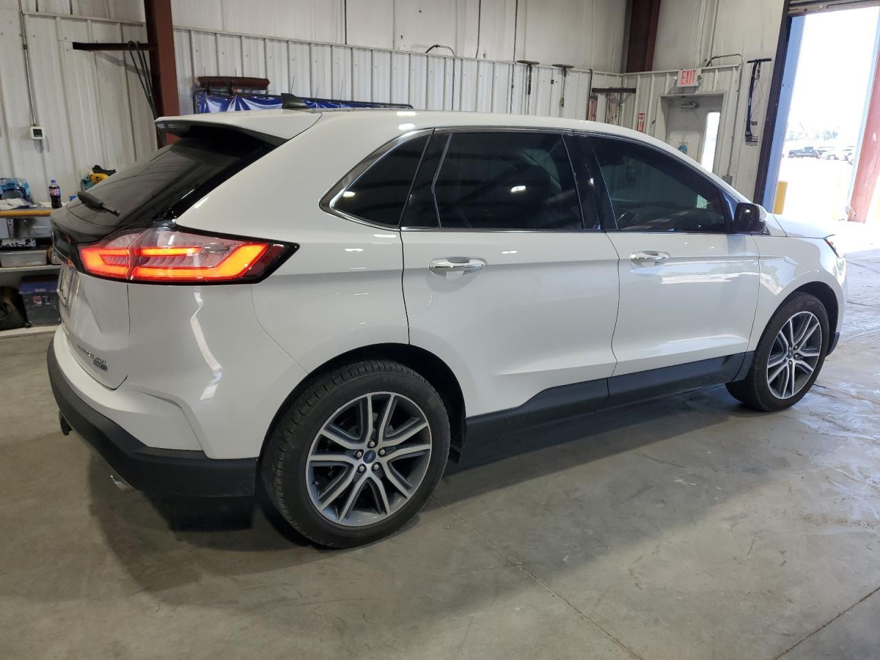 2020 Ford Edge Titanium - Фото 3