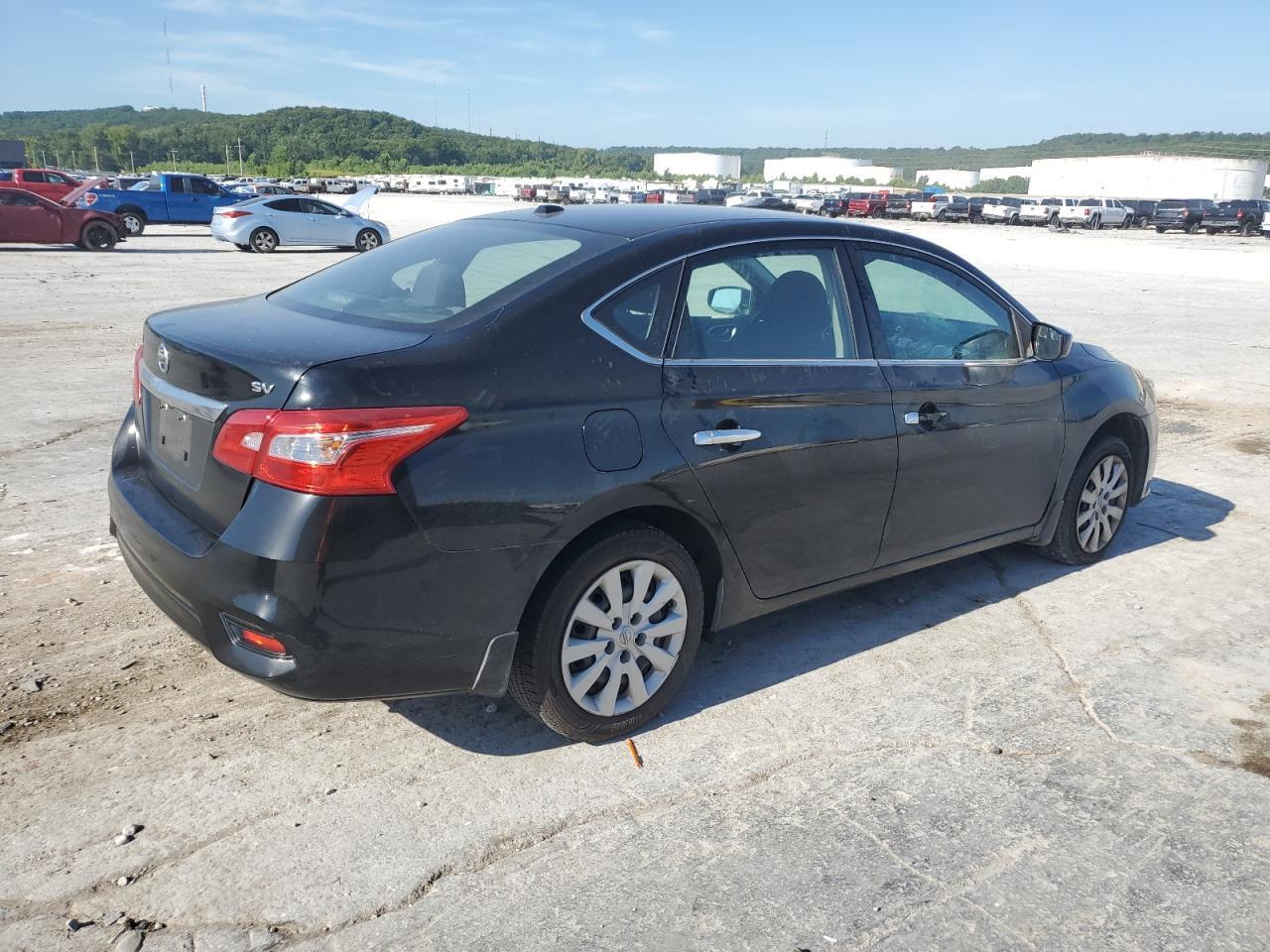 2017 Nissan Sentra S - Фото 3