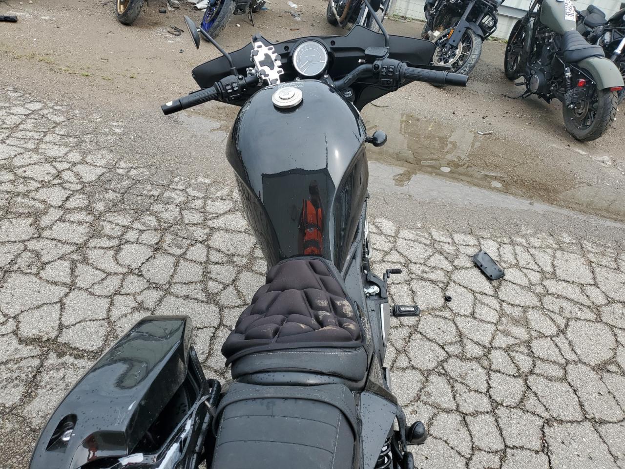 2025 Moto Guzzi California - Фото 6