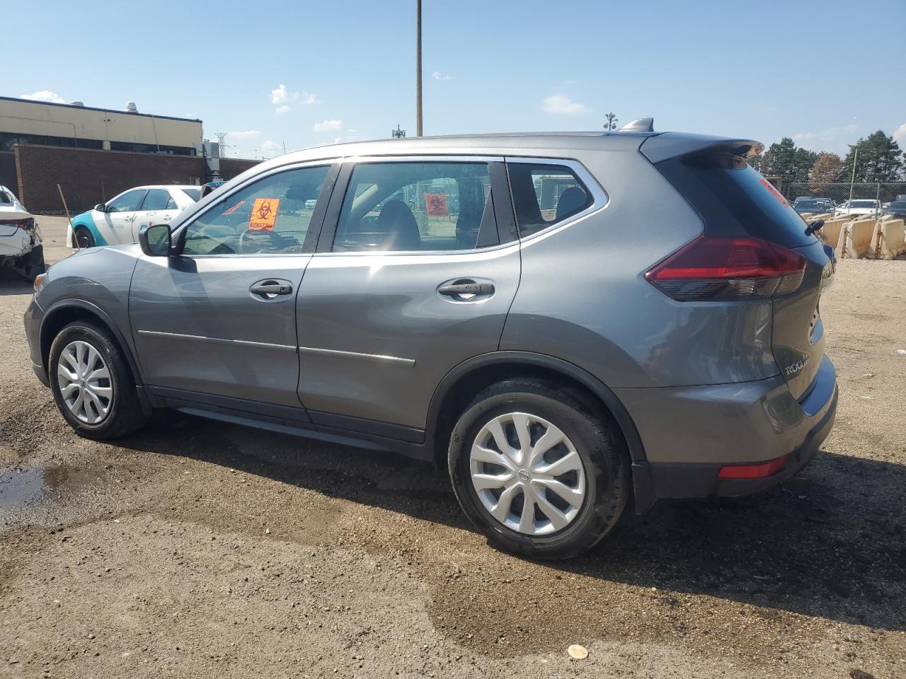 2020 Nissan Rogue S - Фото 2