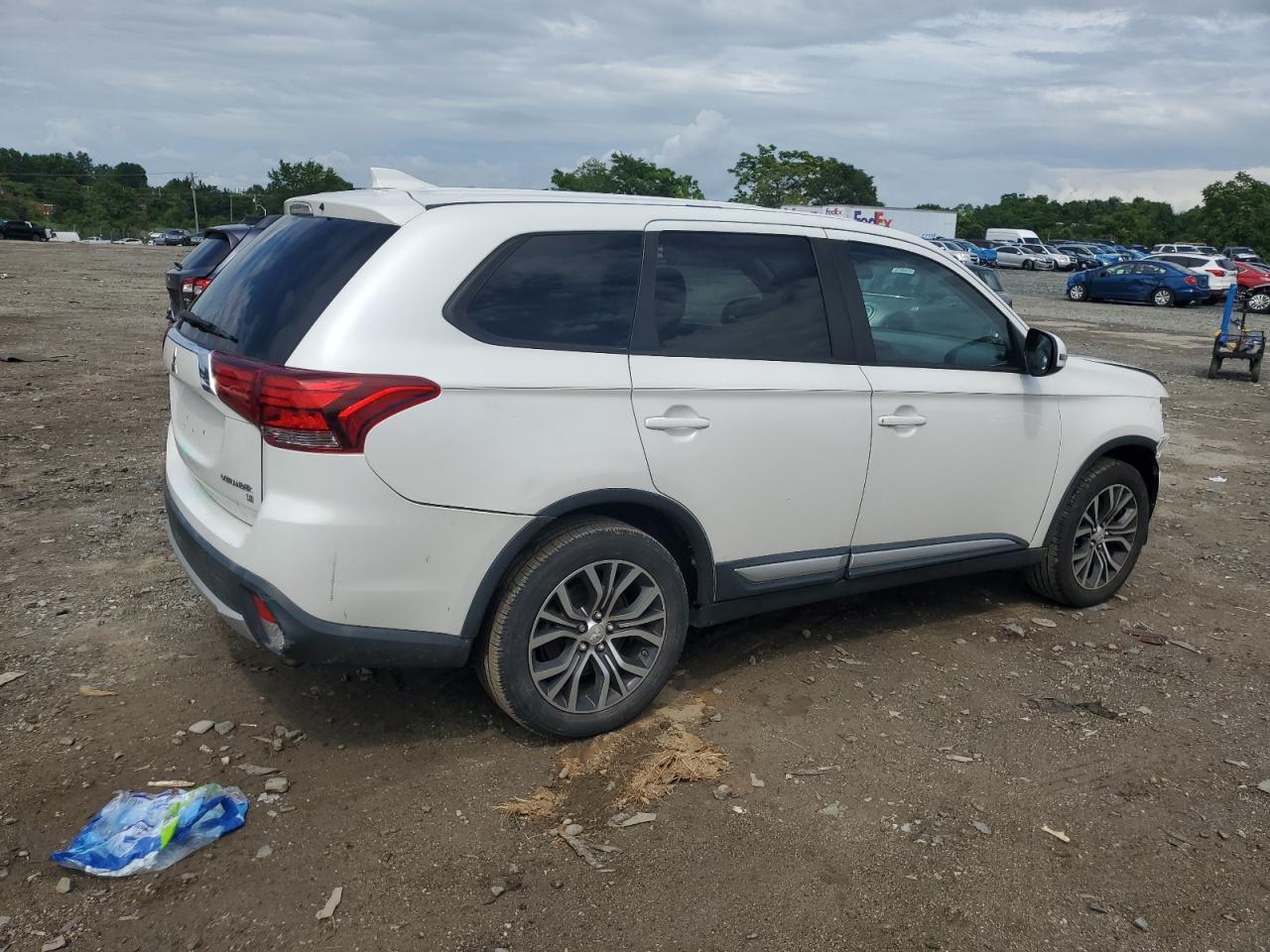 2017 Mitsubishi Outlander Se - Фото 3