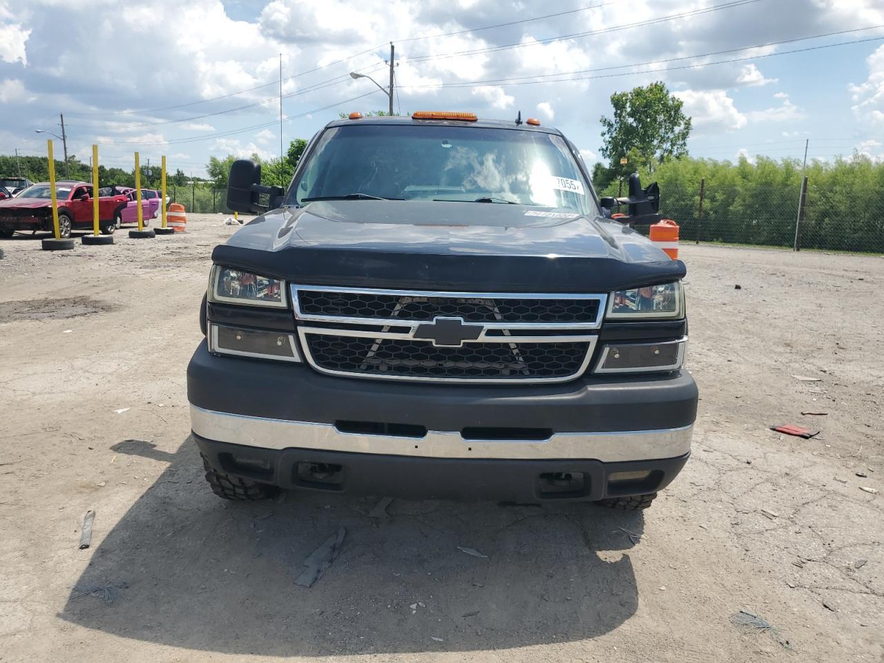 2007 Chevrolet Silverado K3500 - Image 5