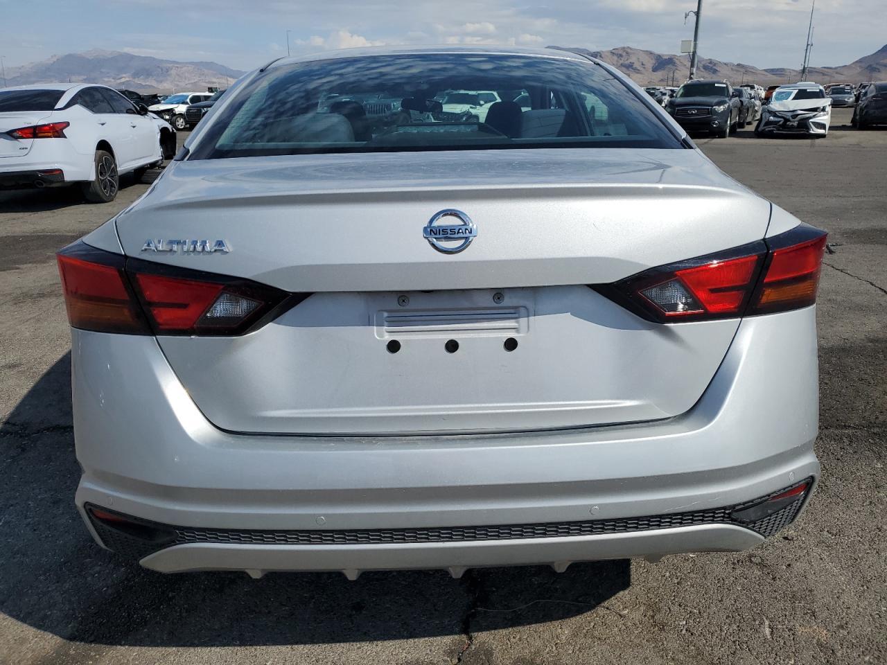 2021 Nissan Altima S - Фото 6