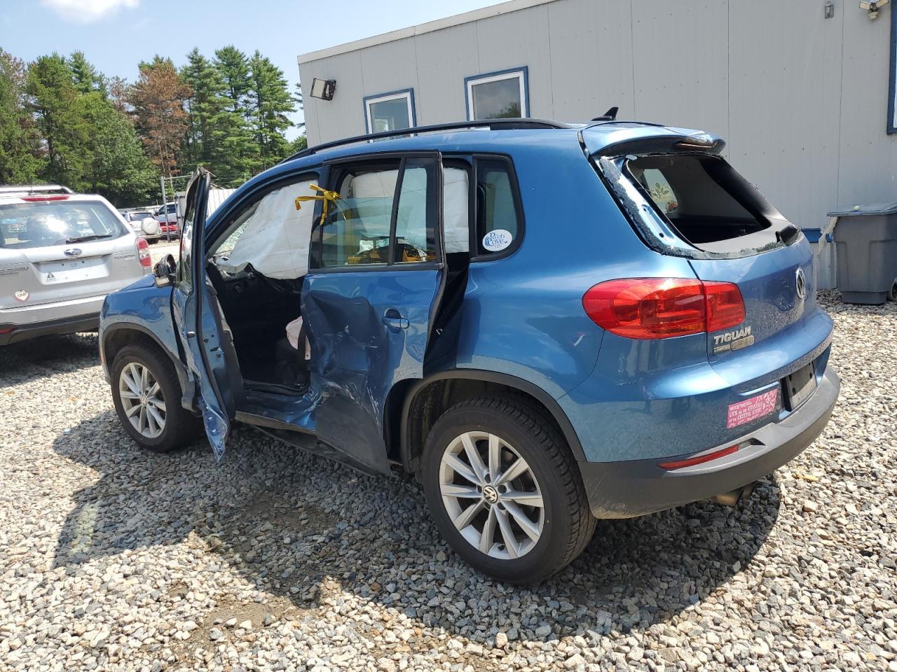 2017 Volkswagen Tiguan S - Фото 2