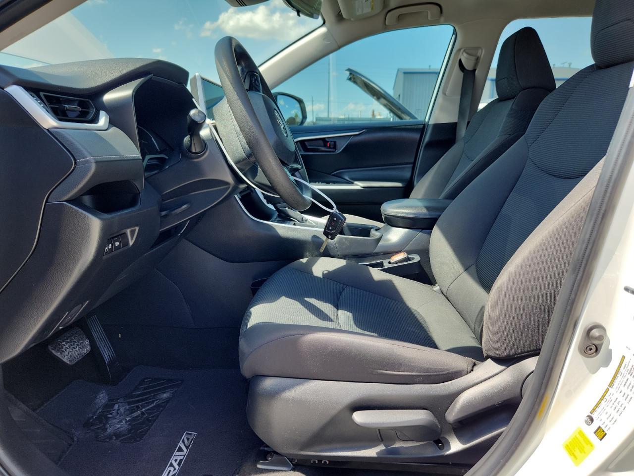 2024 Toyota Rav4 Le - Image 7