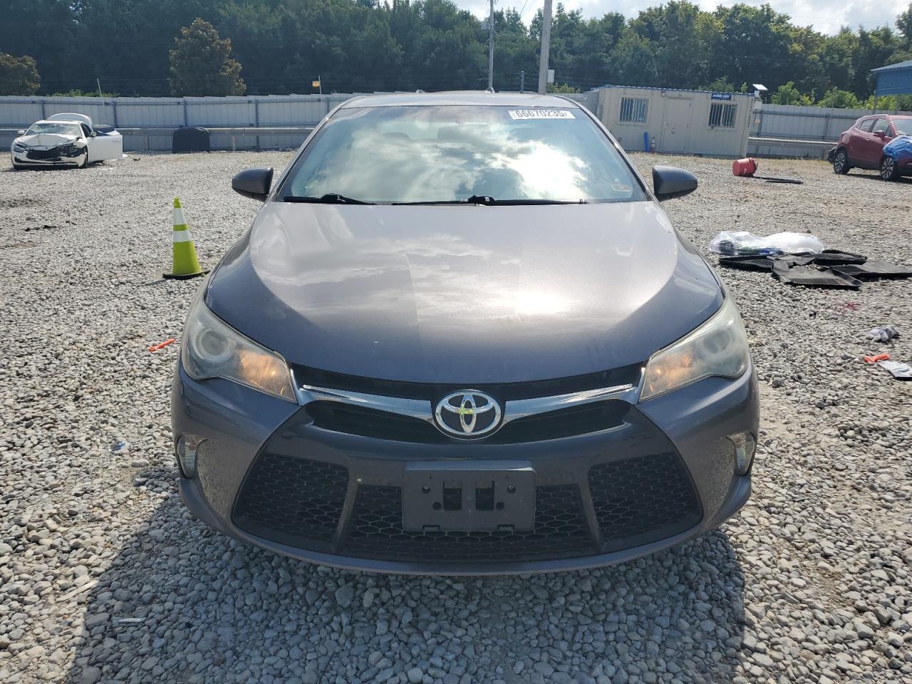 2017 Toyota Camry Le - Image 5