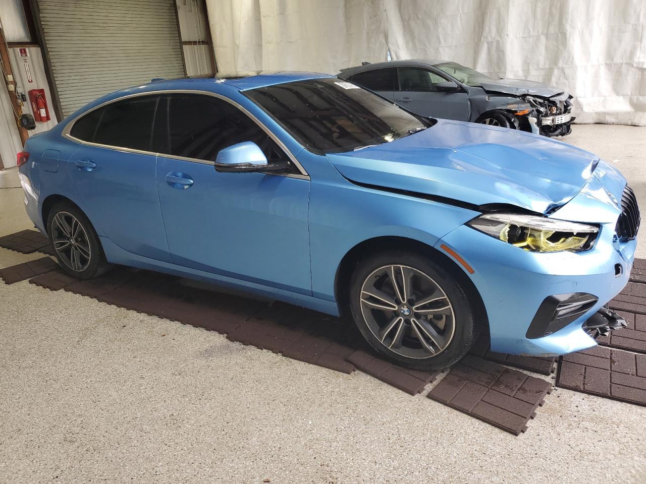 2021 BMW 228Xi - Фото 4