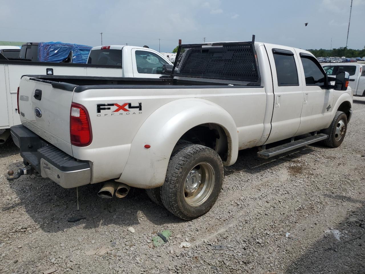 2011 Ford F350 Super Duty - Фото 3