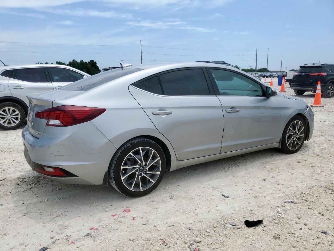 2020 Hyundai Elantra Sel - Фото 3