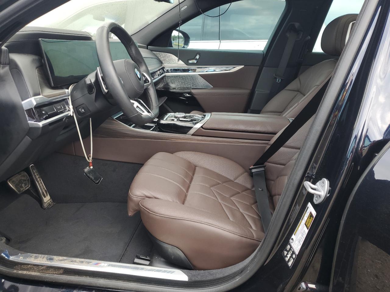 2025 BMW 760 Xi - Фото 7