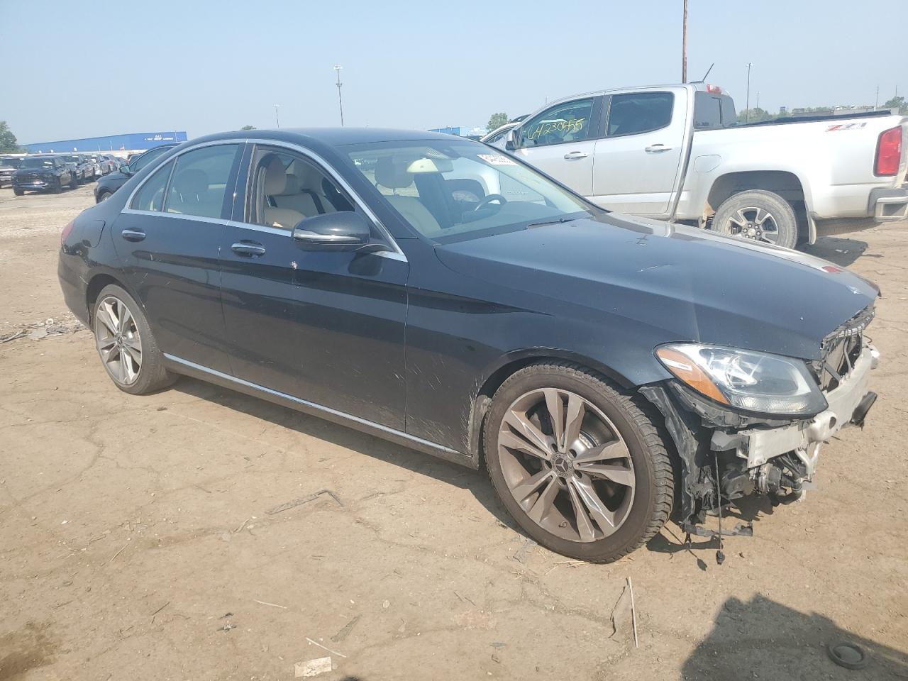 2017 Mercedes-Benz C 300 - Фото 4