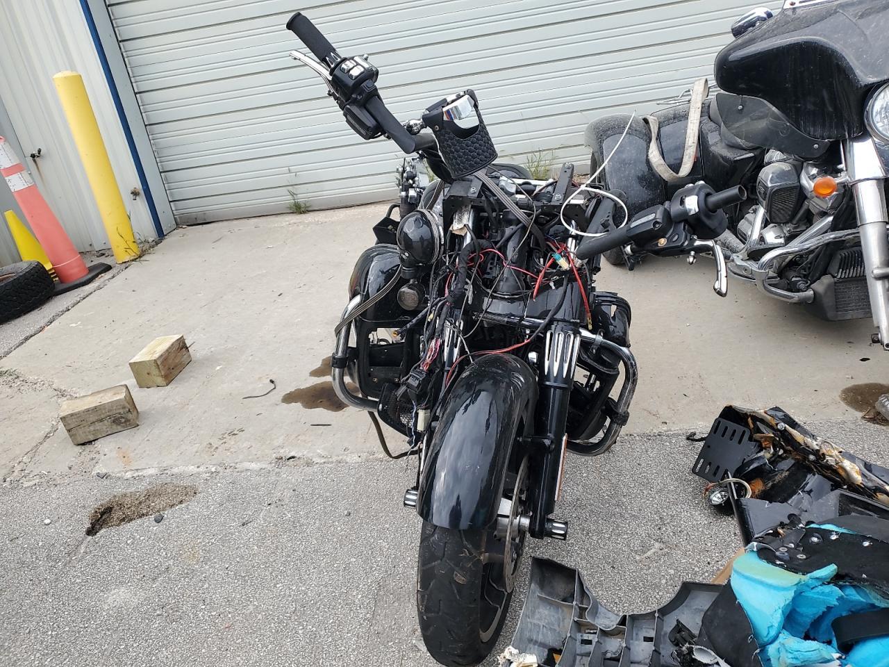 2017 Harley Davidson Flhx Street Glide - Фото 2