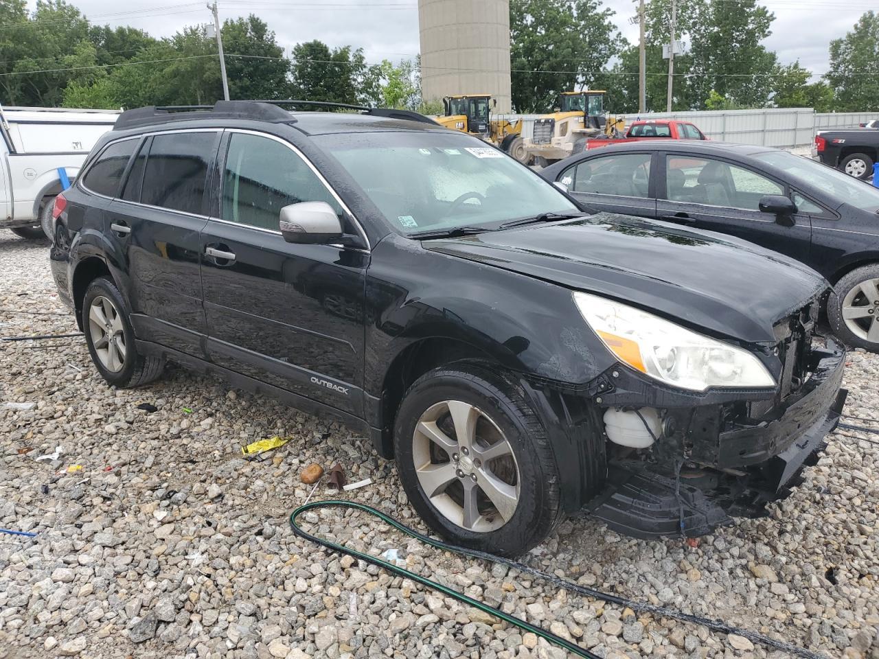 2013 Subaru Outback 3.6R Limited - Image 4