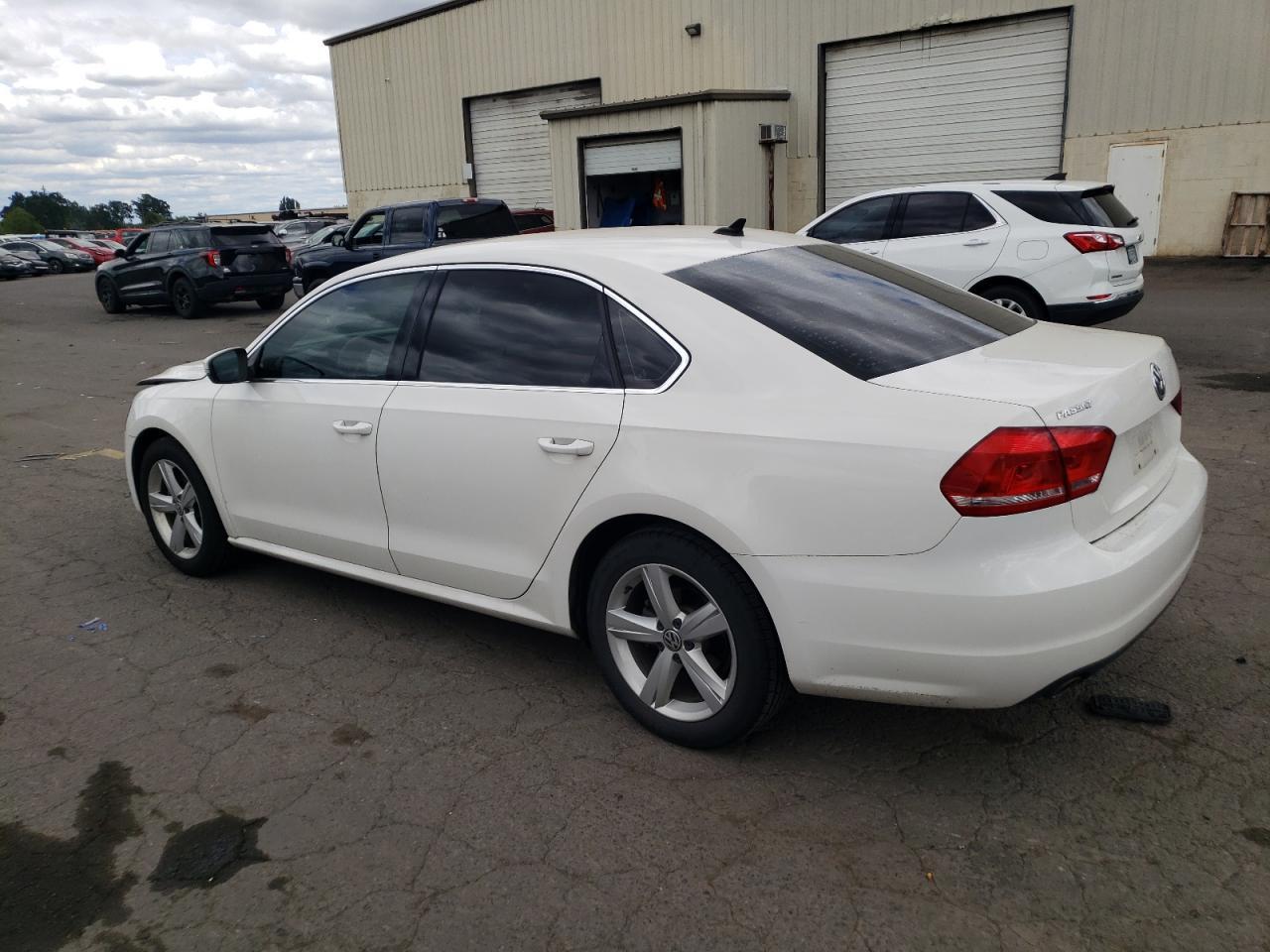 2013 Volkswagen Passat Se - Image 2