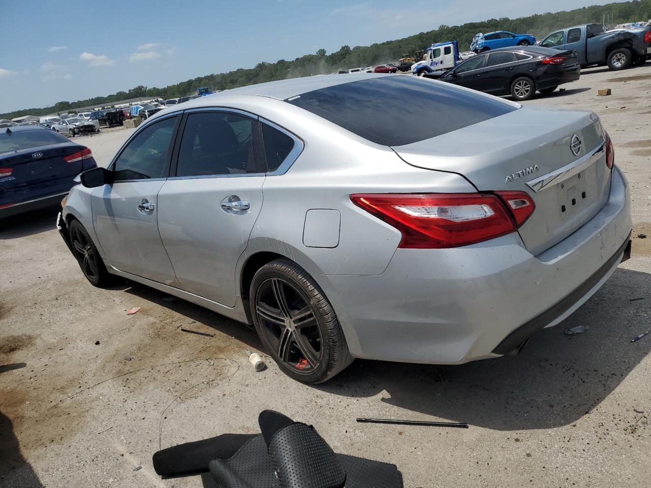 2016 Nissan Altima 2.5 - Фото 2