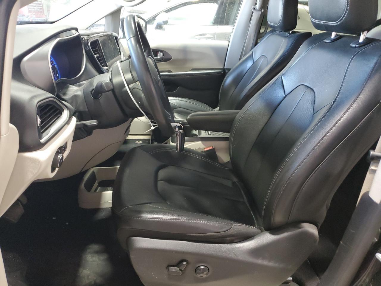 2022 Chrysler Pacifica Touring L - Фото 7