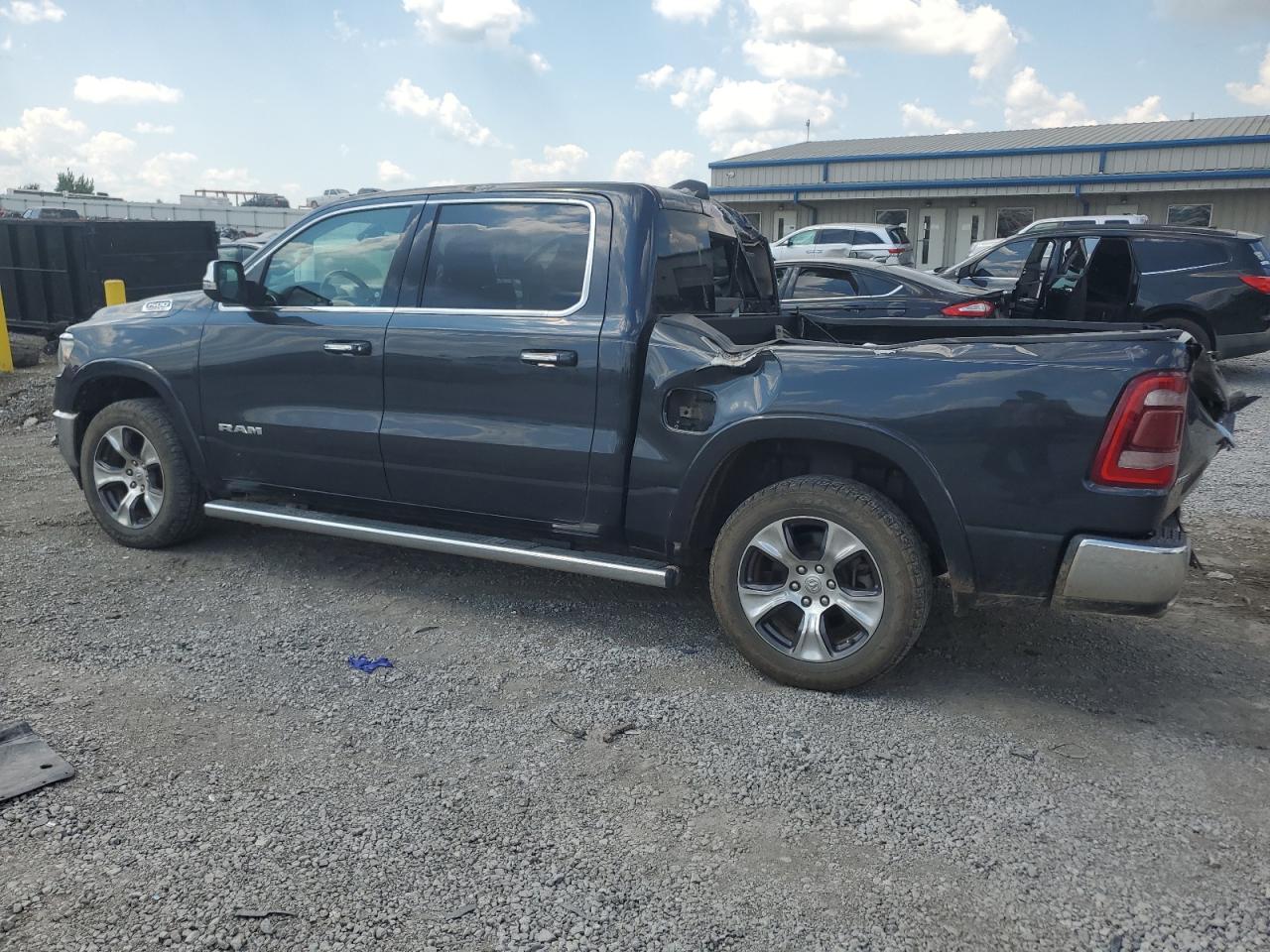 2019 Ram 1500 Laramie - Фото 2