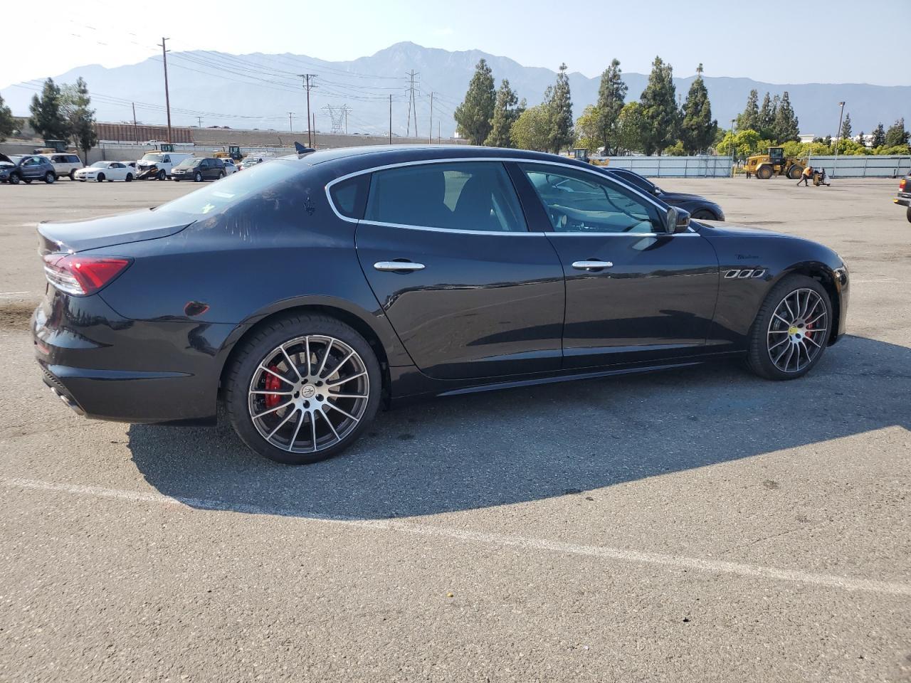 2024 Maserati Quattroporte Modena Q4 - Image 3