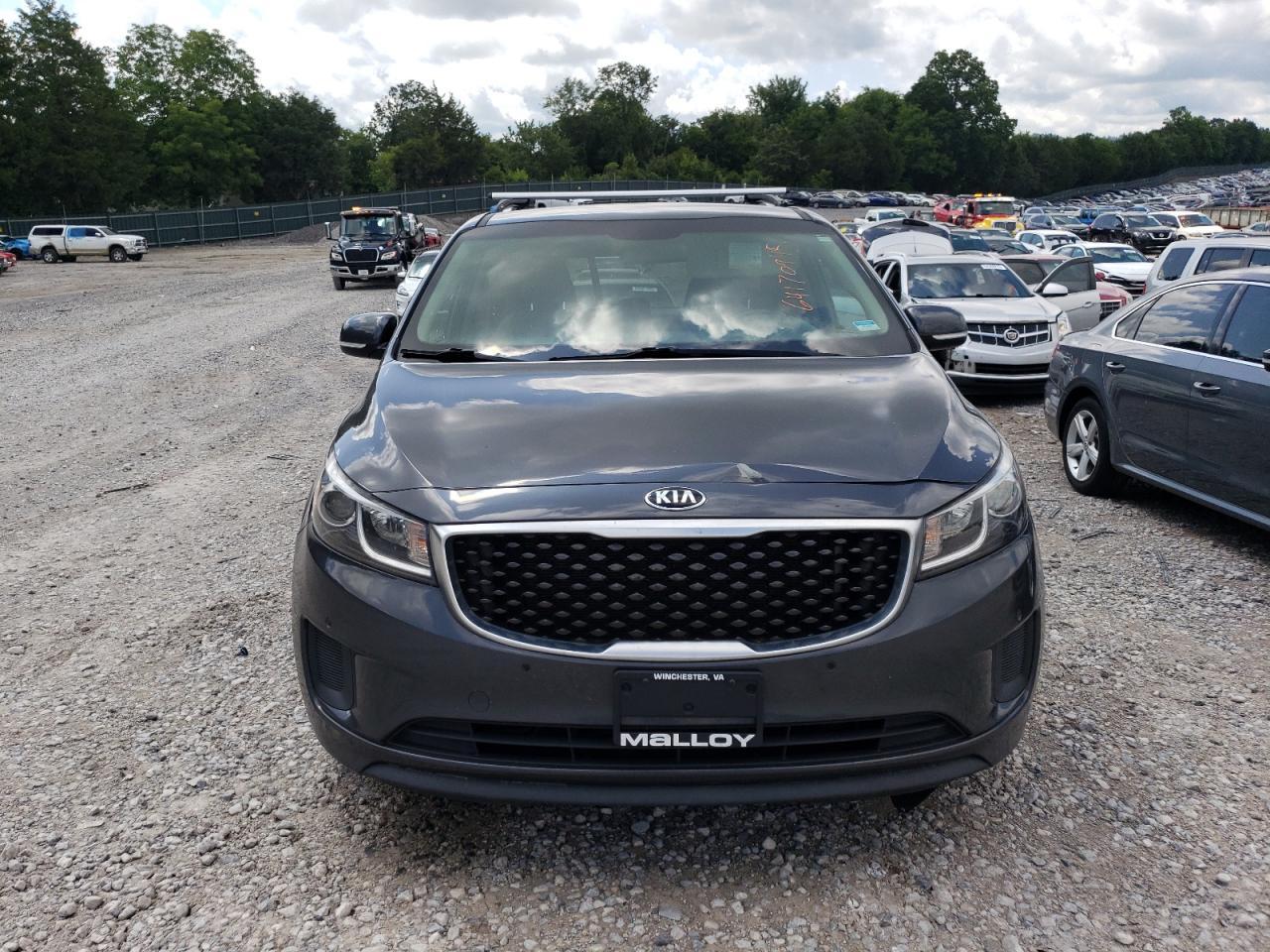 2017 Kia Sedona Lx - Фото 5