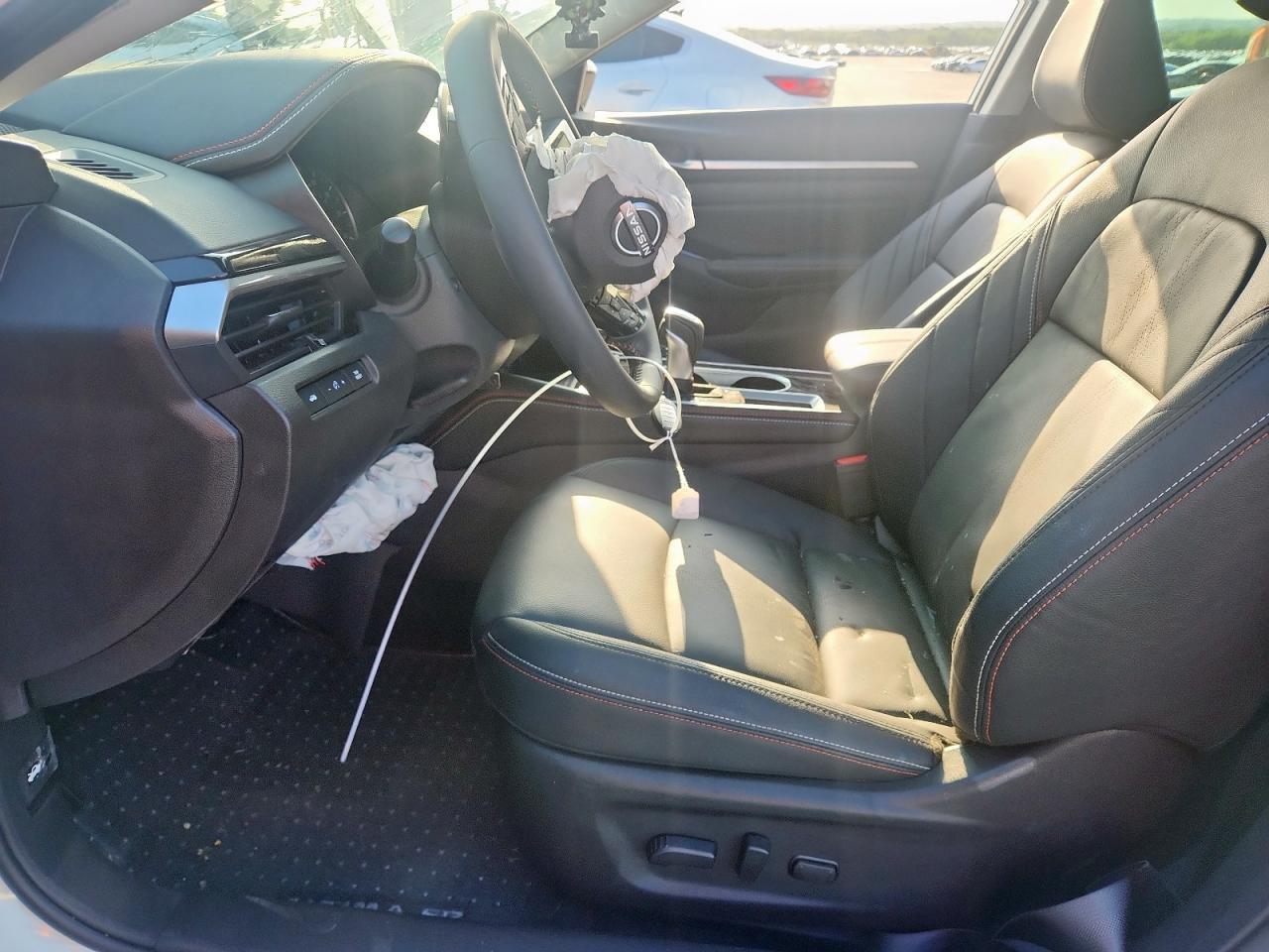 2025 Nissan Altima Sr - Image 7