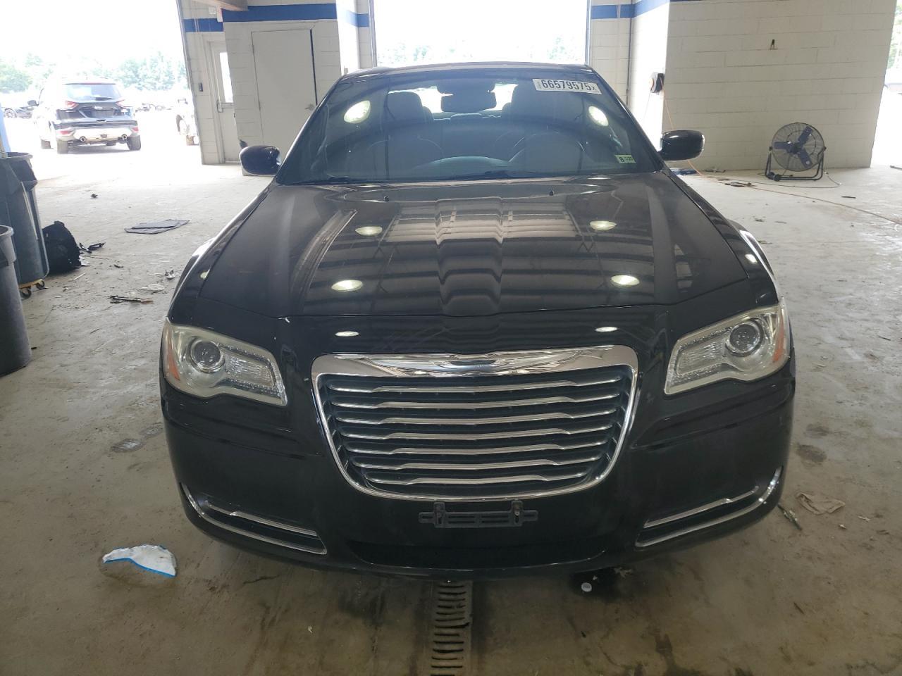 2012 Chrysler 300 - Фото 5