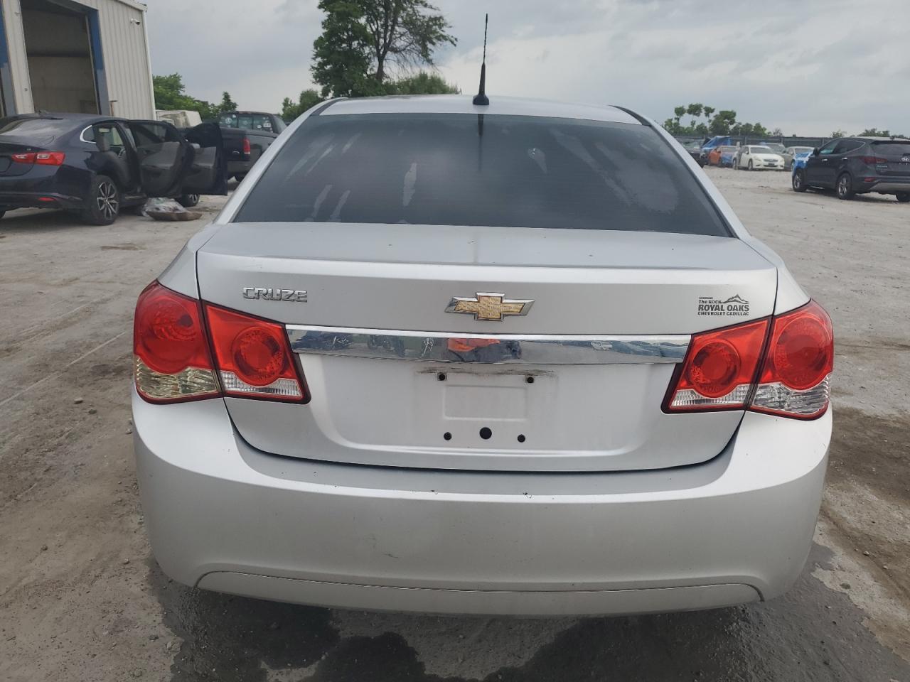 2013 Chevrolet Cruze Ls - Image 6