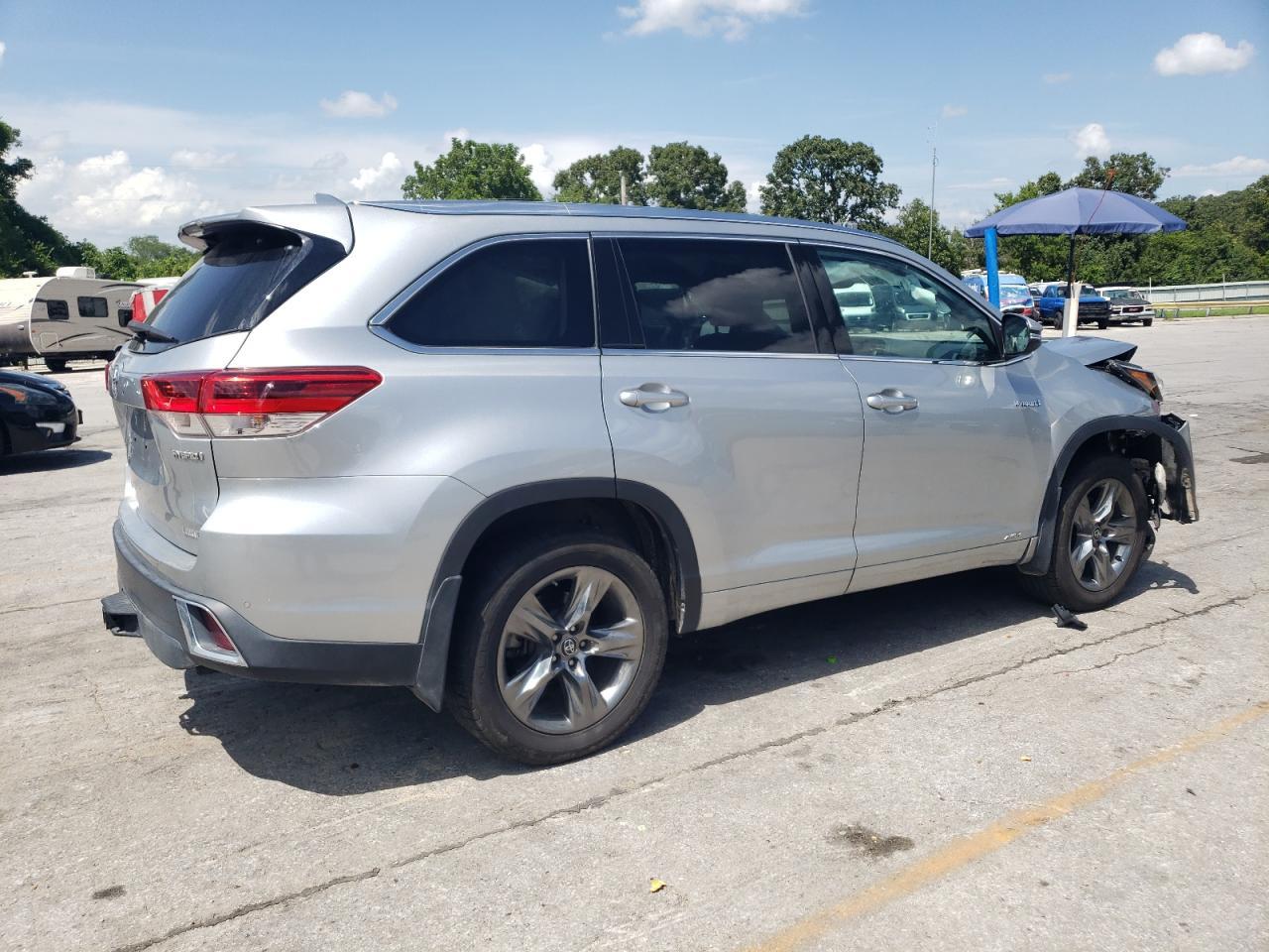 2018 Toyota Highlander Hybrid Limited - Image 3