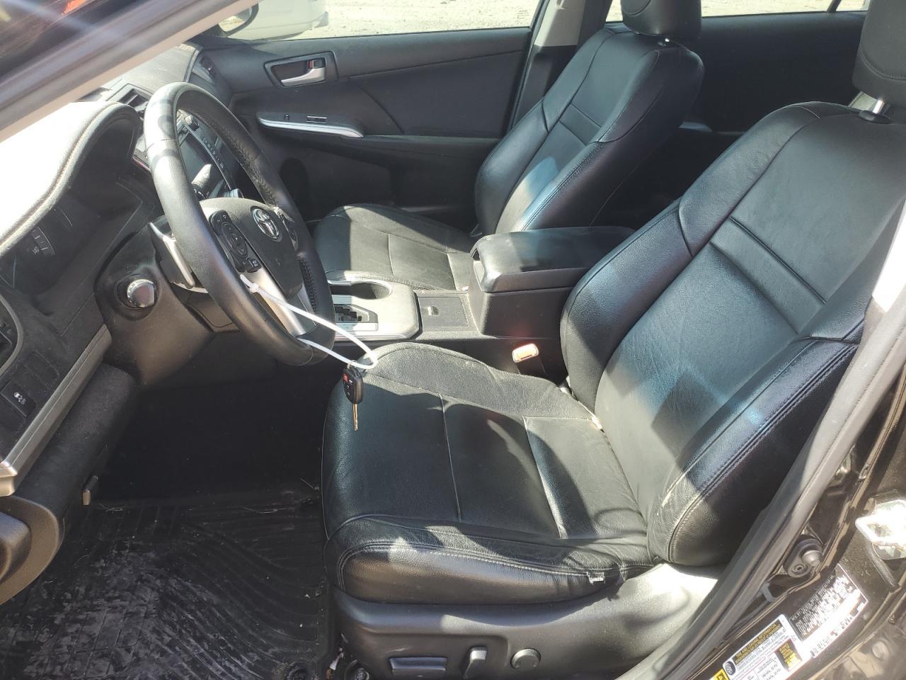 2014 Toyota Camry Se - Image 7