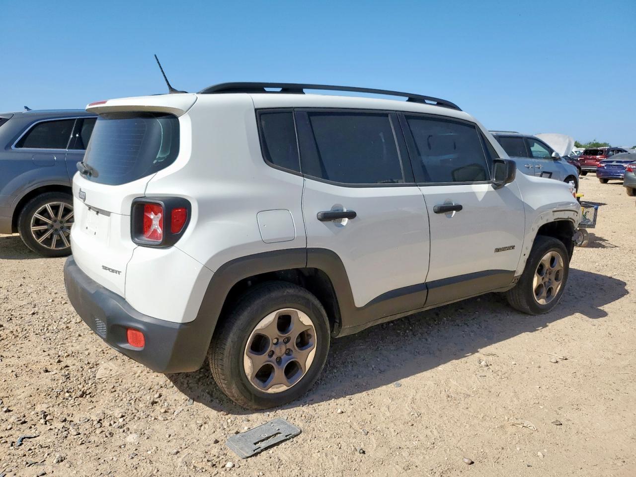 2015 Jeep Renegade Sport - Фото 3