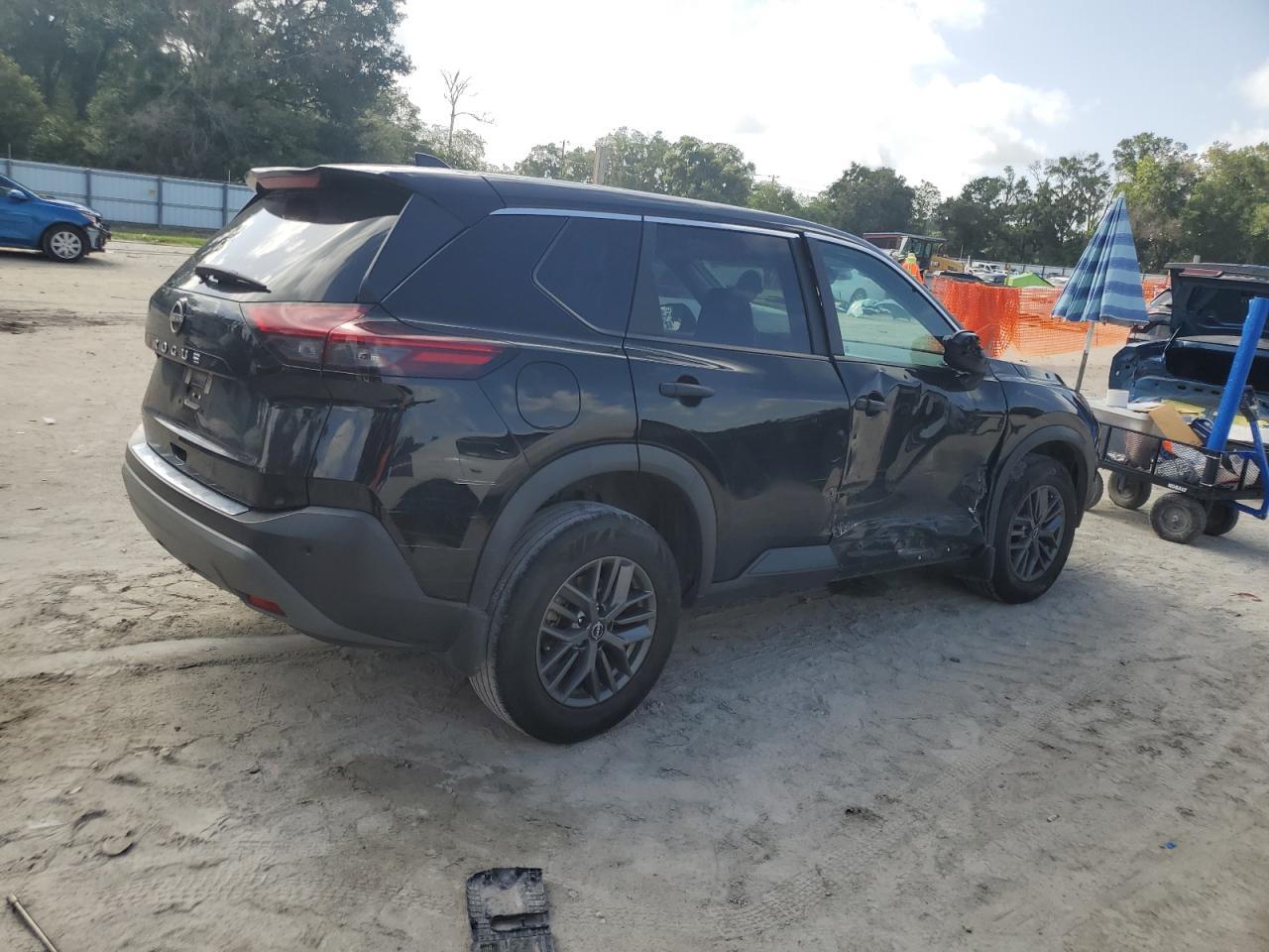 2023 Nissan Rogue S - Image 3