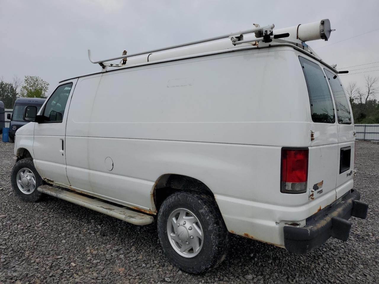 2014 Ford Econoline E250 Van - Image 2
