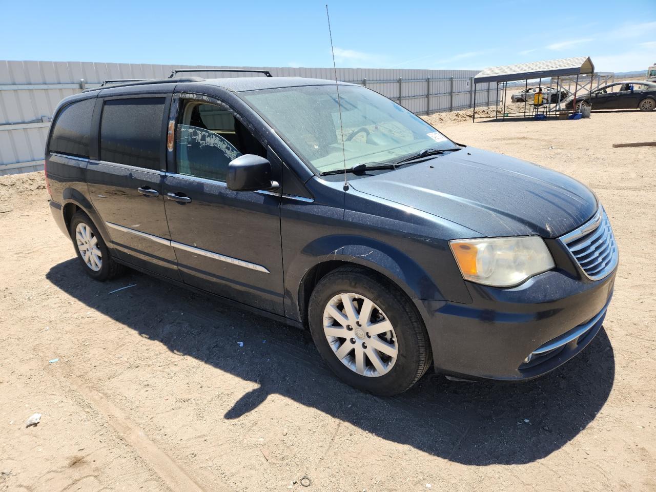 2014 Chrysler Town & Country Touring - Image 4