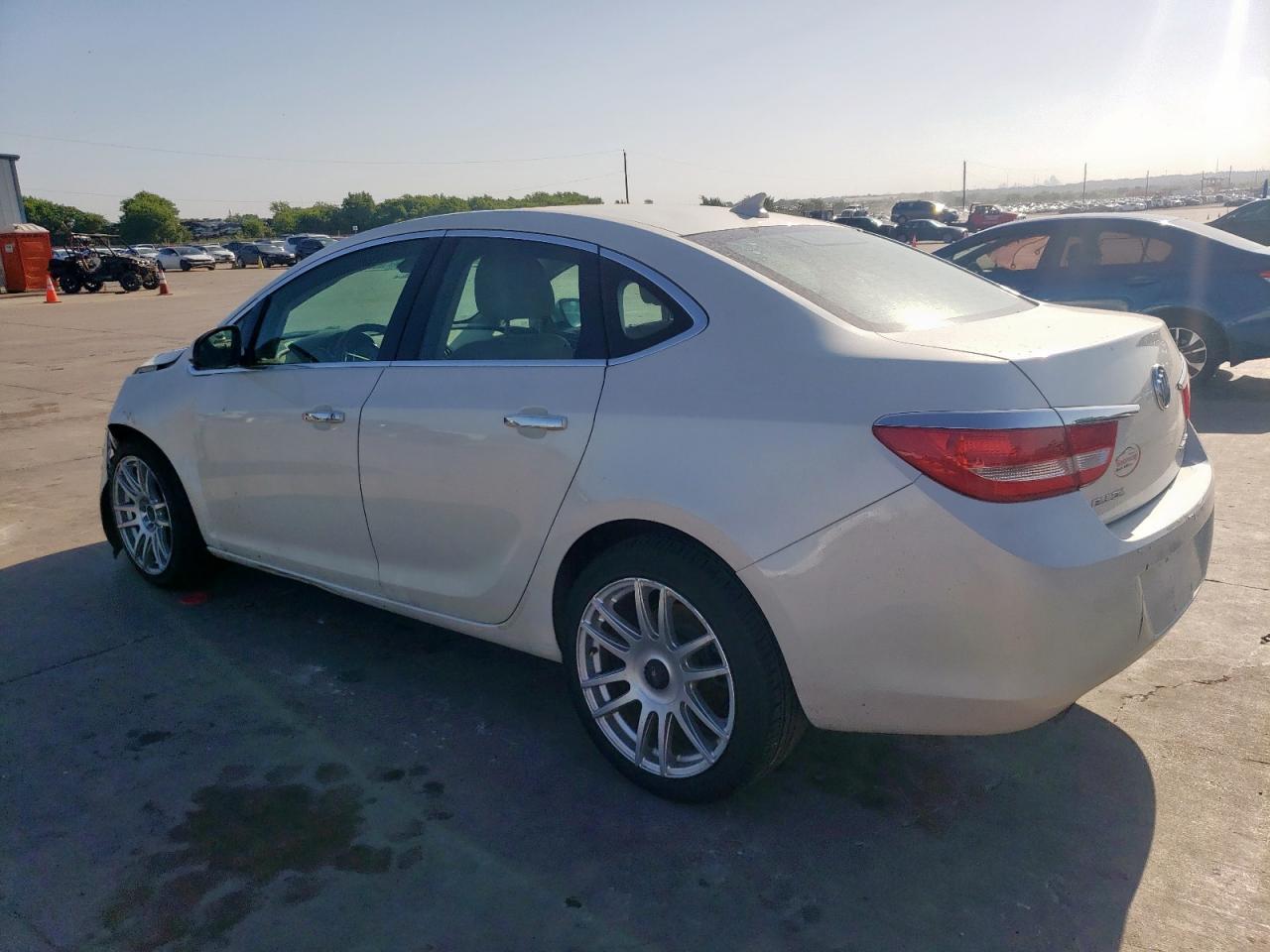 2013 Buick Verano - Фото 2