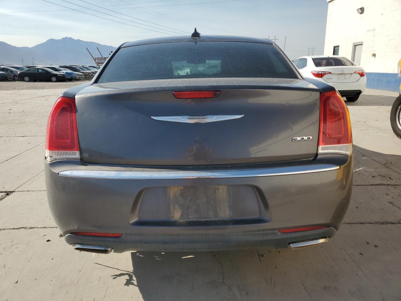 2015 Chrysler 300 Limited - Image 6