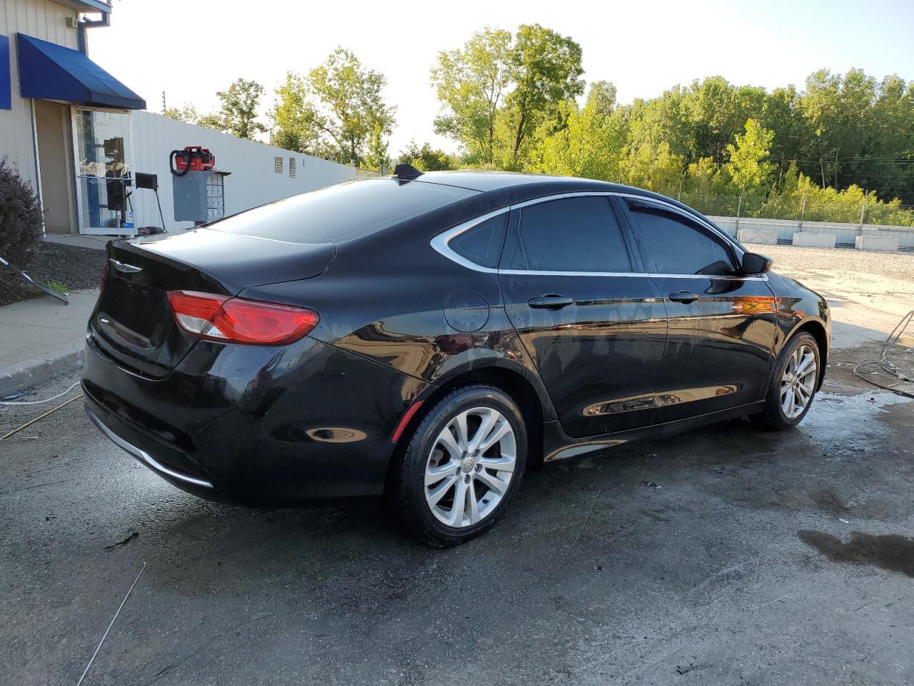 2016 Chrysler 200 Limited - Фото 3