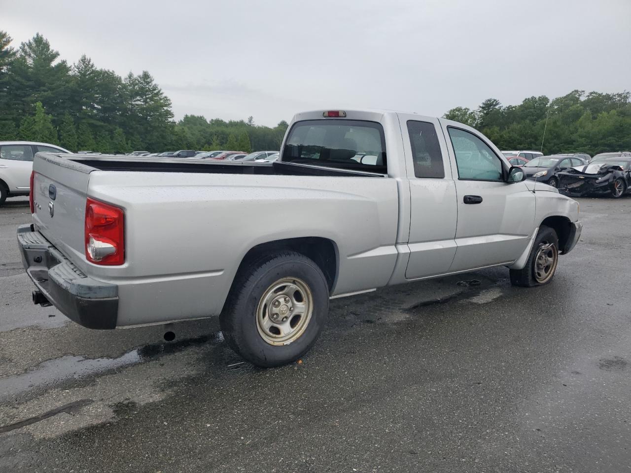 2007 Dodge Dakota St - Фото 3
