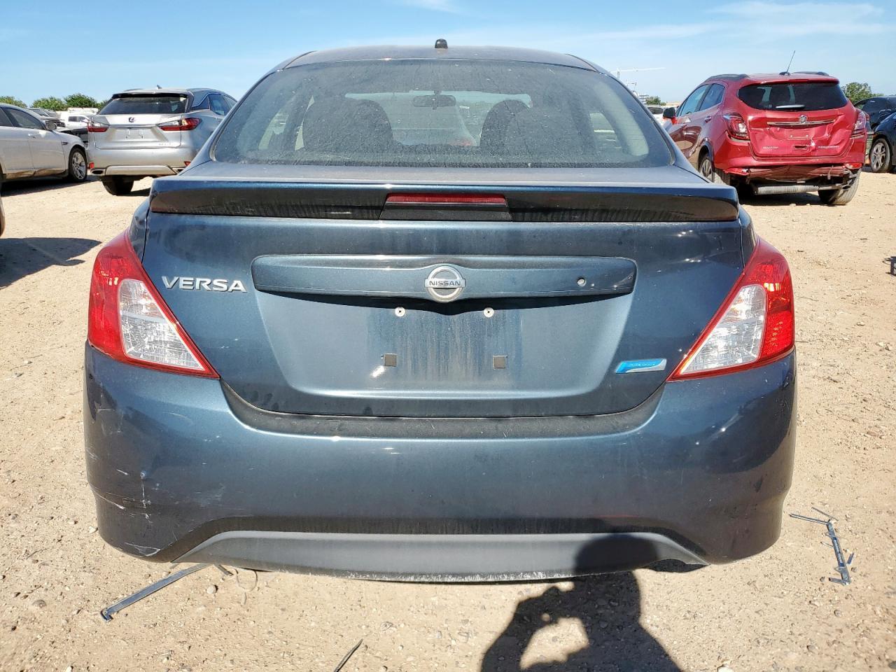 2015 Nissan Versa S - Фото 6