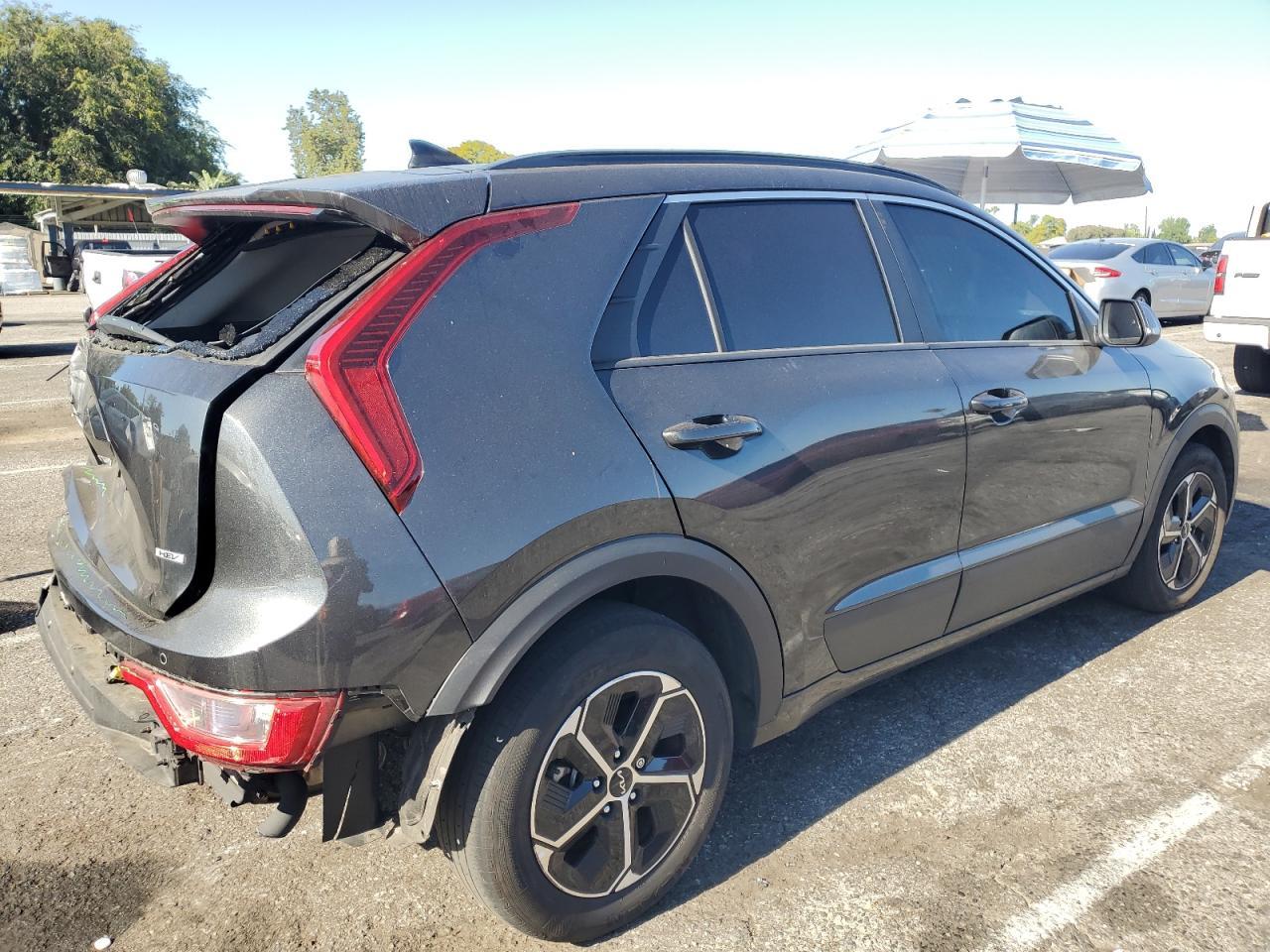 2024 Kia Niro Ex - Image 3