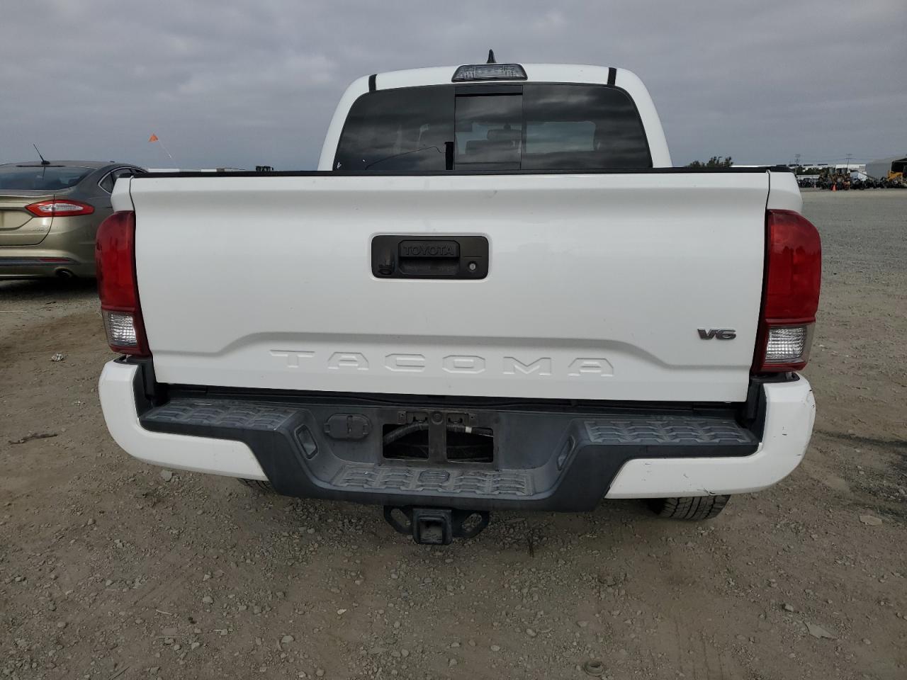 2017 Toyota Tacoma Double Cab - Фото 6