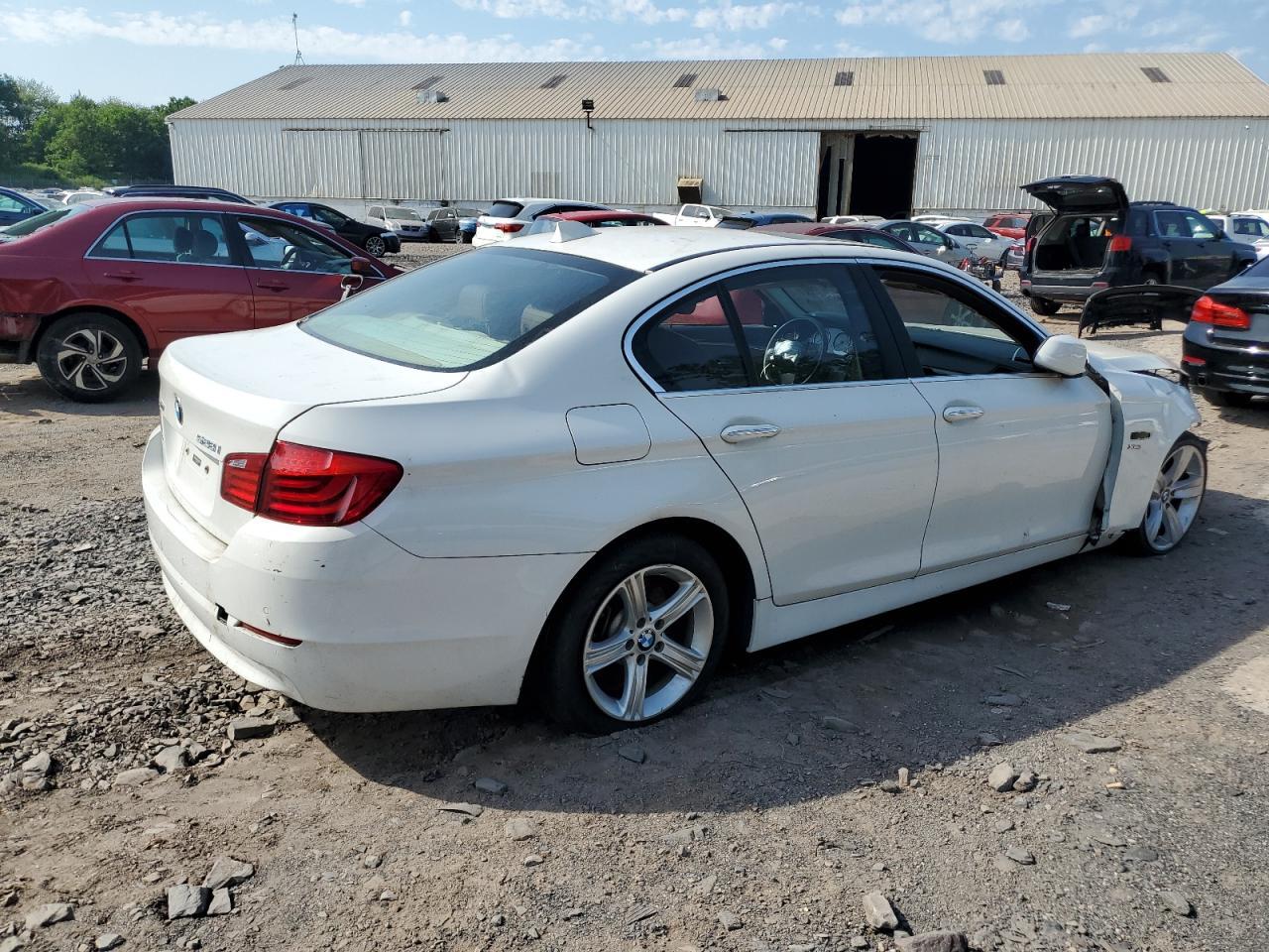 2013 BMW 528 Xi - Image 3