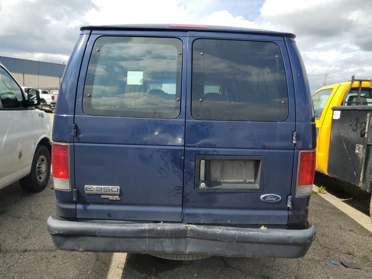 2008 Ford Econoline E150 Van - Фото 6