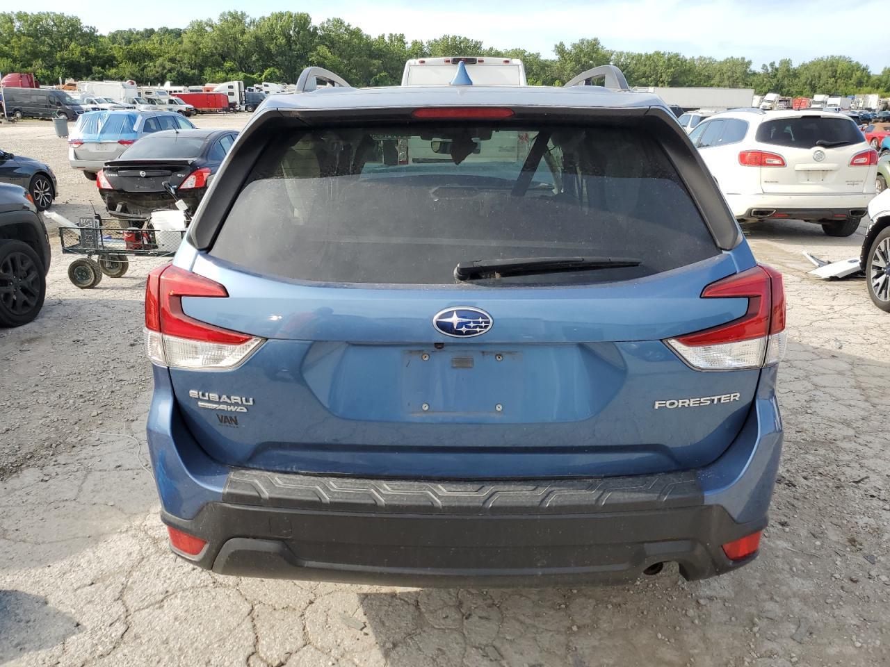 2019 Subaru Forester Premium - Image 6