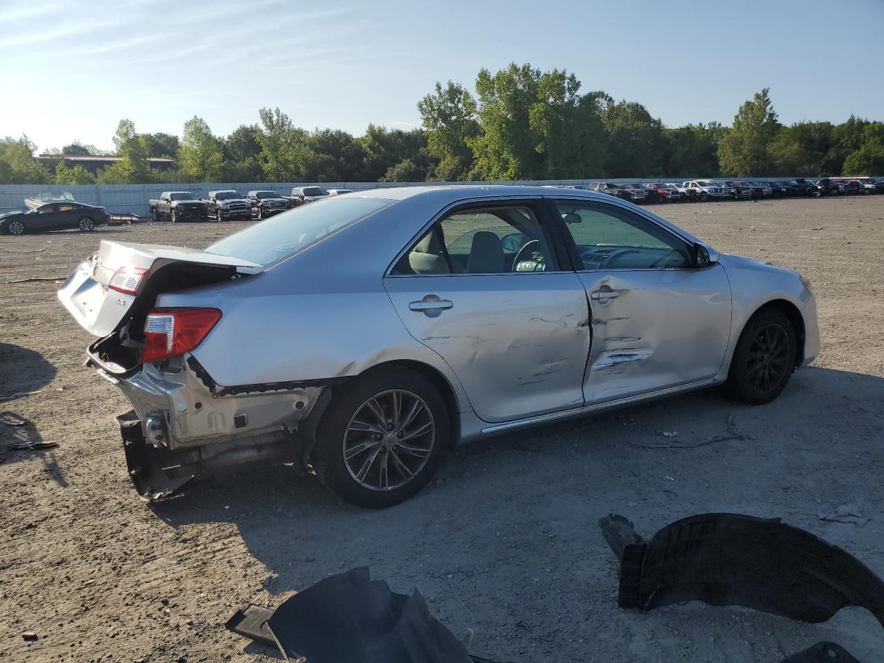 2013 Toyota Camry L - Фото 3