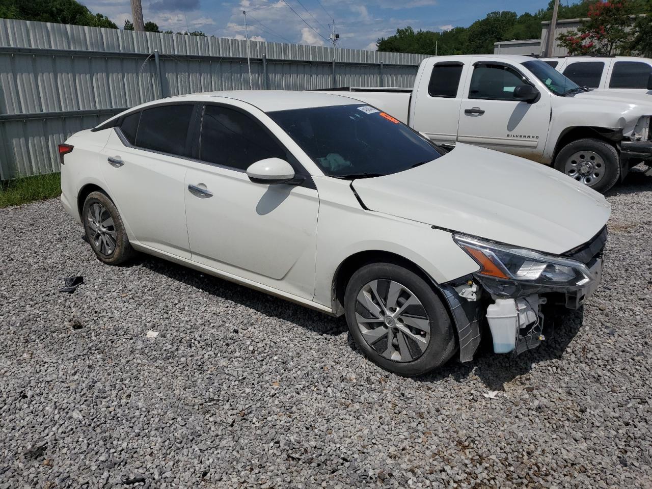 2019 Nissan Altima S - Image 4