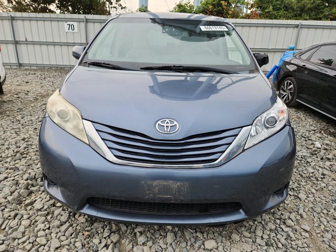 2015 Toyota Sienna Le - Фото 5