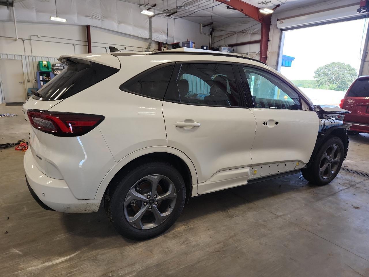 2024 Ford Escape St Line - Image 3
