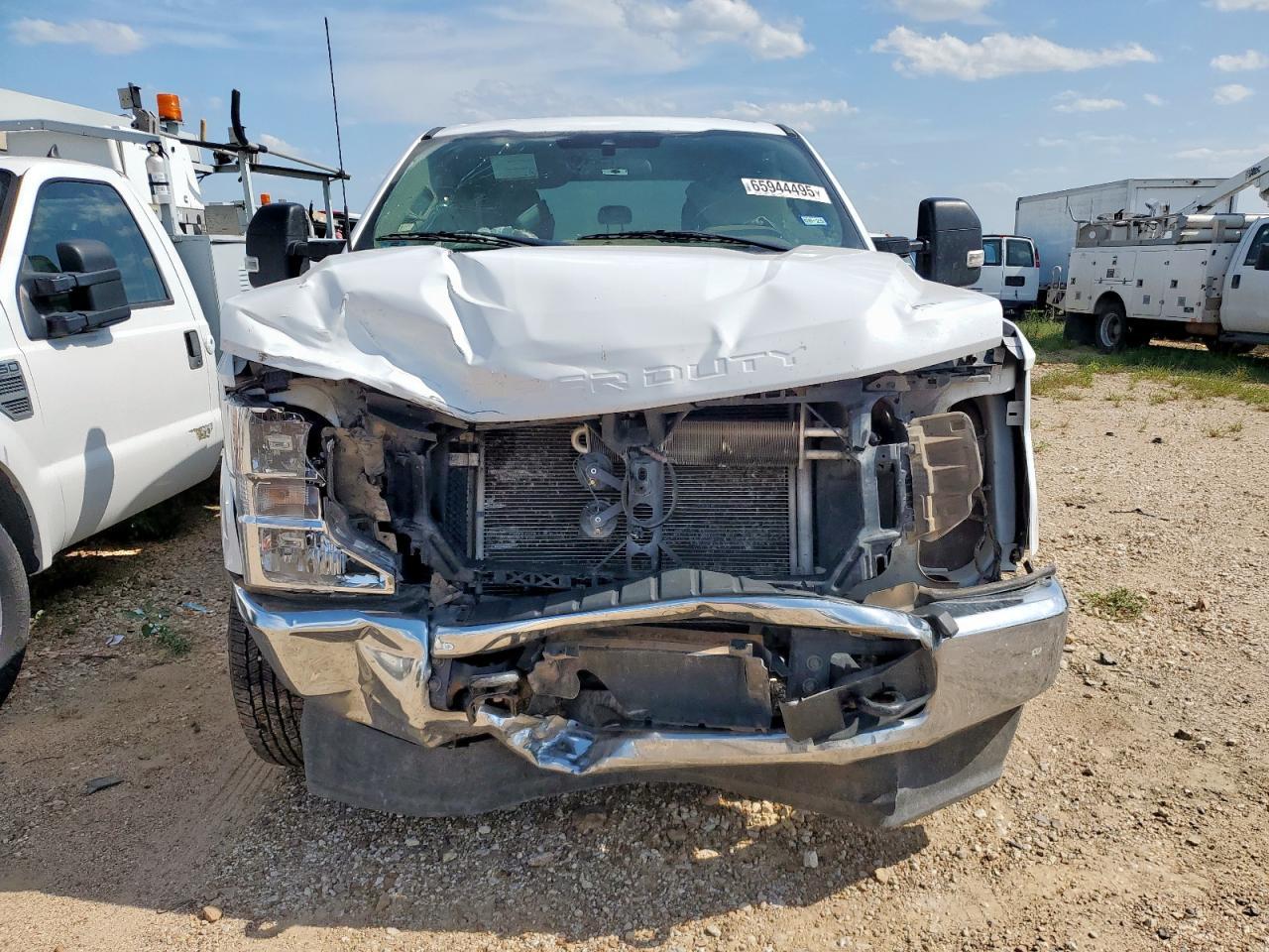 2022 Ford F350 Super Duty - Image 5