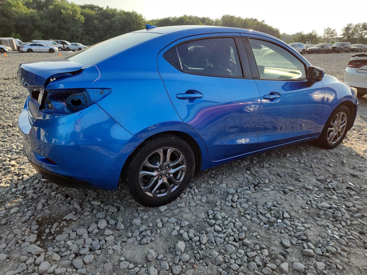 2019 Toyota Yaris L - Фото 3